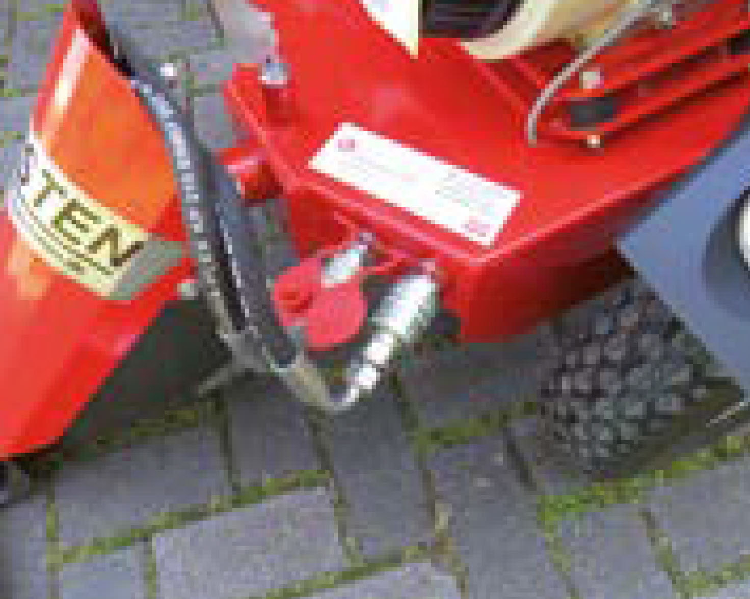 Wessels-Gartengeraete_KerstenMultitoolBalkenmaeherAufsatz_4