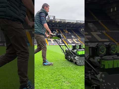 Wessels-Gartengeraete_CobraGardenFortisStadium34_Video